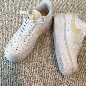 Nike White and Gold Sneakers